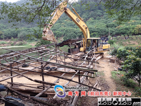 东莞市藏匿山林养猪场被强拆